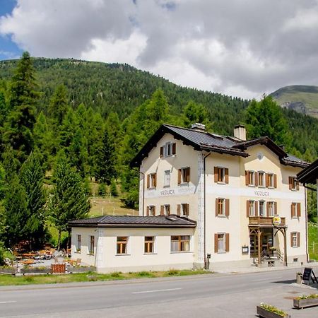 Hotel Veduta Cinuos-Chel Bagian luar foto